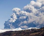 Извержение исландского вулкана усилилось
