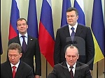 Медведев в Харькове пообещал помочь Севастополю