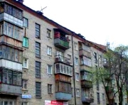 Четырехлетняя девочка выпала из окна харьковской пятиэтажки