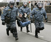В России неспокойно: центр Москвы окружил ОМОН, идут аресты