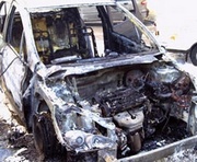 Пожар на стоянке в Харькове: сгорело несколько машин