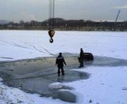 На Харьковщине провалились под лед рыбаки