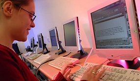 Почти 80% украинских студентов живут в интернете