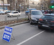 ДТП в Харькове: столкнулись 3 авто с женщинами-водителями (ФОТО)