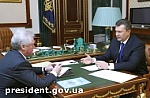 Янукович поручил Генпрокуратуре проверить Кабмин